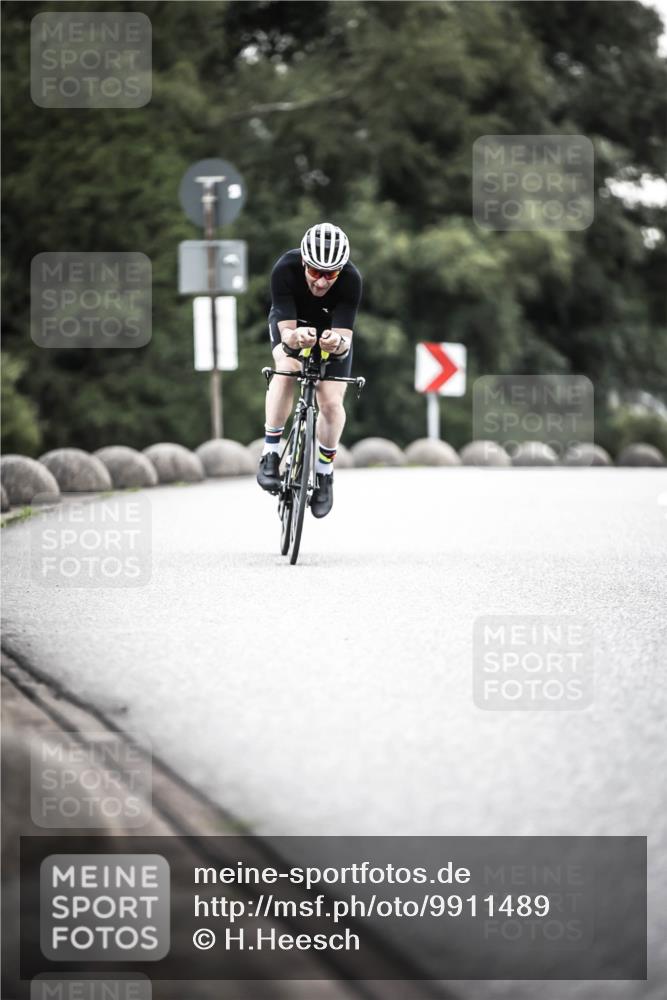 21.06.2026 - 29. Vierlanden-Triathlon H.Heesch http://msf.ph/oto/9911489 21.06.2026 09:42:02 Radfahren 191, 244, 1354 meine-sportfotos.de
