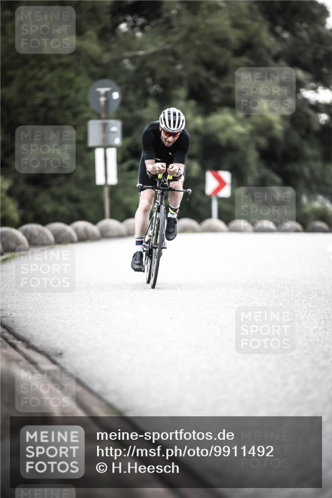 21.06.2026 - 29. Vierlanden-Triathlon H.Heesch http://msf.ph/oto/9911492 21.06.2026 09:42:02 Radfahren 191, 244, 1354 meine-sportfotos.de