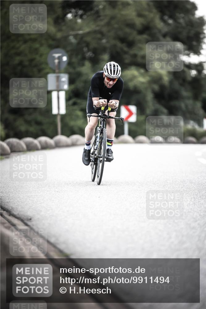21.06.2026 - 29. Vierlanden-Triathlon H.Heesch http://msf.ph/oto/9911494 21.06.2026 09:42:03 Radfahren 191, 244, 1354 meine-sportfotos.de