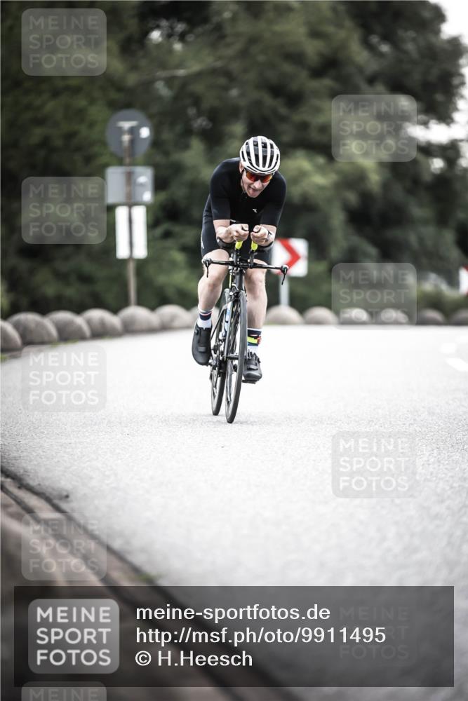 21.06.2026 - 29. Vierlanden-Triathlon H.Heesch http://msf.ph/oto/9911495 21.06.2026 09:42:03 Radfahren 191, 244, 1354 meine-sportfotos.de