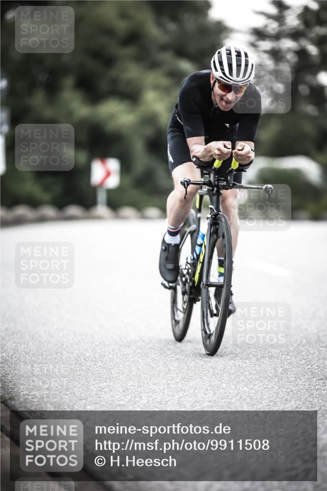 21.06.2026 - 29. Vierlanden-Triathlon H.Heesch http://msf.ph/oto/9911508 21.06.2026 09:42:03 Radfahren 191, 244, 1354 meine-sportfotos.de