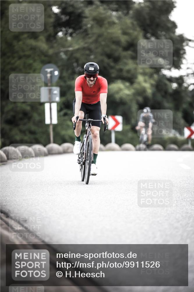 21.06.2026 - 29. Vierlanden-Triathlon H.Heesch http://msf.ph/oto/9911526 21.06.2026 09:42:40 Radfahren 71, 81, 121, 231 meine-sportfotos.de