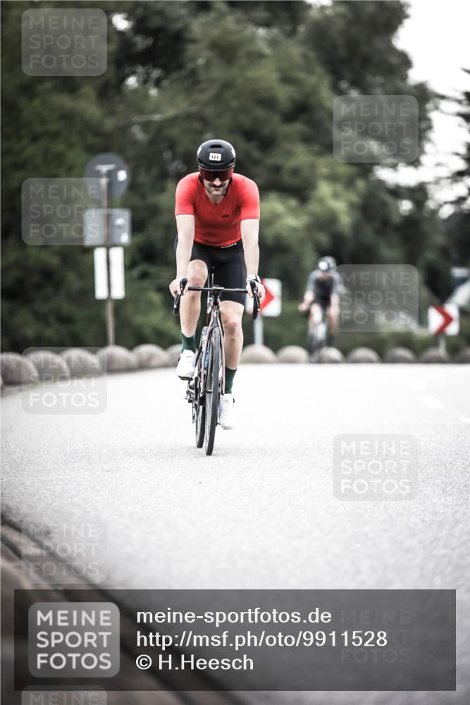 21.06.2026 - 29. Vierlanden-Triathlon H.Heesch http://msf.ph/oto/9911528 21.06.2026 09:42:40 Radfahren 71, 81, 121, 231 meine-sportfotos.de