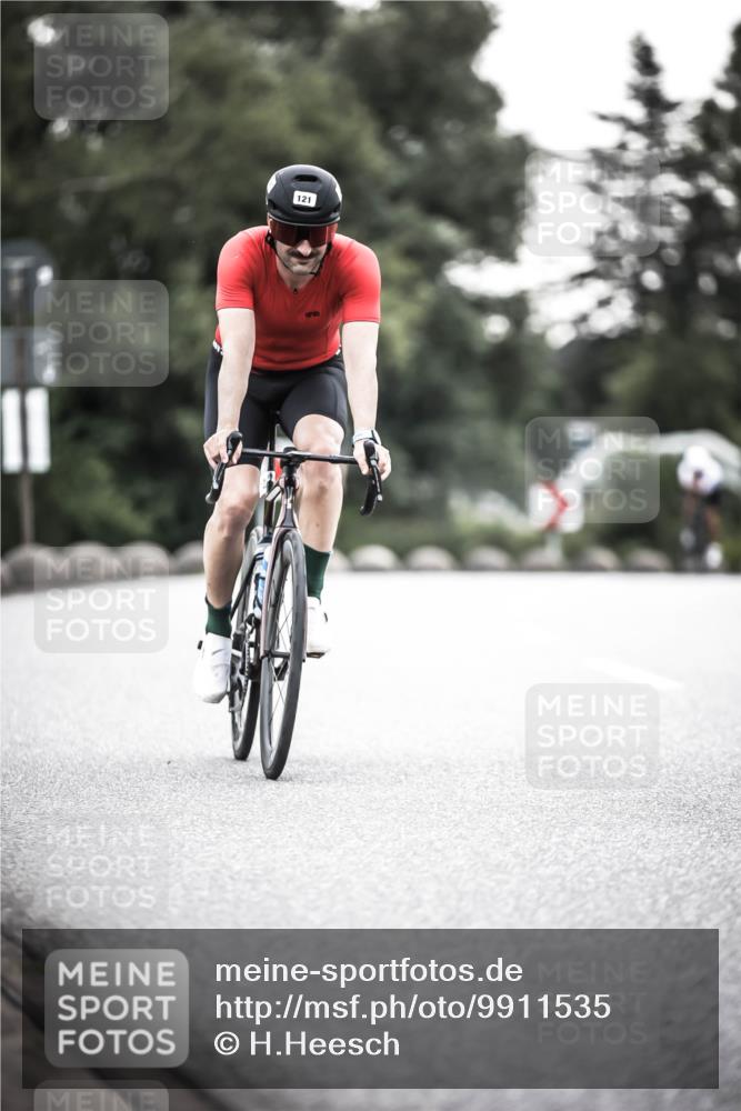21.06.2026 - 29. Vierlanden-Triathlon H.Heesch http://msf.ph/oto/9911535 21.06.2026 09:42:41 Radfahren 71, 81, 121, 231 meine-sportfotos.de
