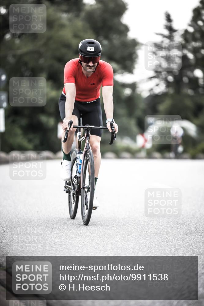 21.06.2026 - 29. Vierlanden-Triathlon H.Heesch http://msf.ph/oto/9911538 21.06.2026 09:42:41 Radfahren 71, 81, 121, 231 meine-sportfotos.de