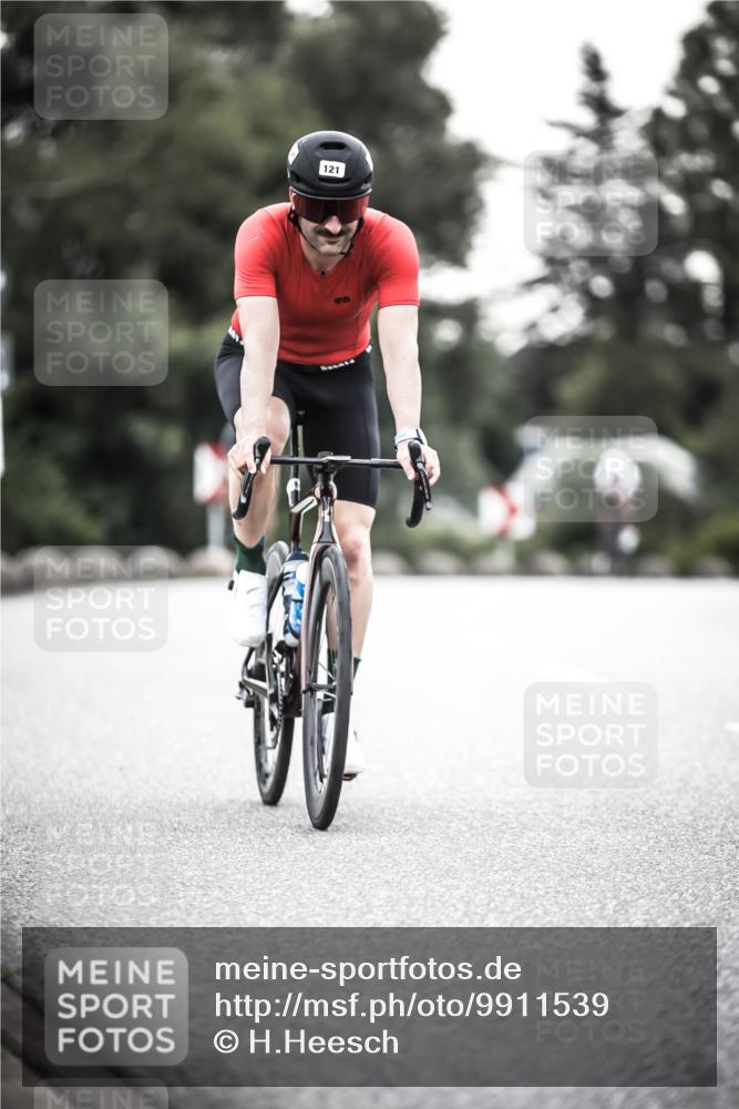 21.06.2026 - 29. Vierlanden-Triathlon H.Heesch http://msf.ph/oto/9911539 21.06.2026 09:42:41 Radfahren 71, 81, 121, 231 meine-sportfotos.de