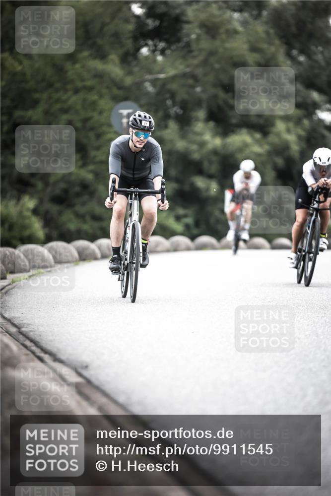 21.06.2026 - 29. Vierlanden-Triathlon H.Heesch http://msf.ph/oto/9911545 21.06.2026 09:42:45 Radfahren 71, 81, 231 meine-sportfotos.de