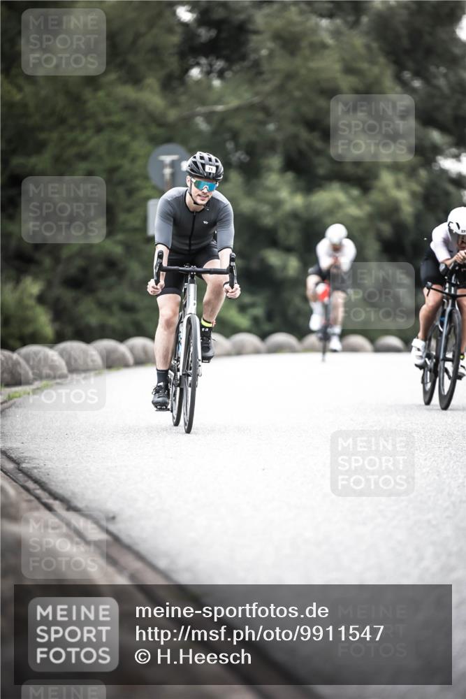 21.06.2026 - 29. Vierlanden-Triathlon H.Heesch http://msf.ph/oto/9911547 21.06.2026 09:42:45 Radfahren 71, 81, 231 meine-sportfotos.de