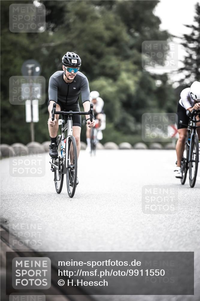 21.06.2026 - 29. Vierlanden-Triathlon H.Heesch http://msf.ph/oto/9911550 21.06.2026 09:42:45 Radfahren 71, 81, 231 meine-sportfotos.de