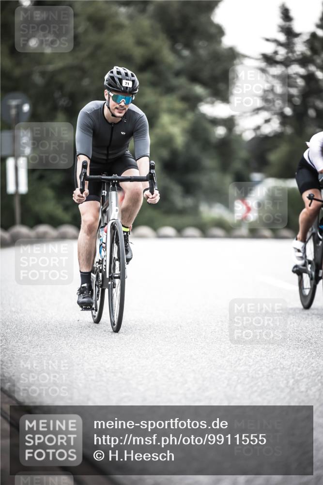 21.06.2026 - 29. Vierlanden-Triathlon H.Heesch http://msf.ph/oto/9911555 21.06.2026 09:42:45 Radfahren 71, 81, 231 meine-sportfotos.de