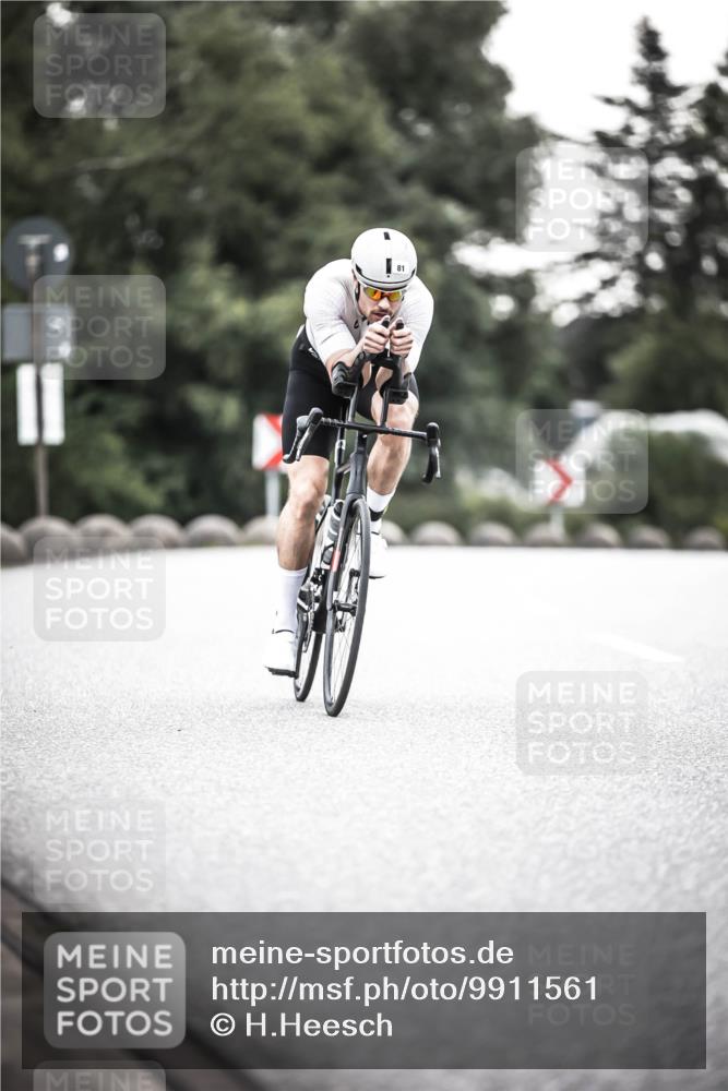21.06.2026 - 29. Vierlanden-Triathlon H.Heesch http://msf.ph/oto/9911561 21.06.2026 09:42:47 Radfahren 71, 81, 231 meine-sportfotos.de
