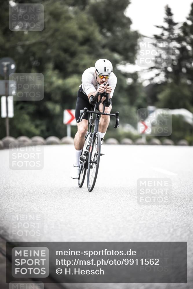 21.06.2026 - 29. Vierlanden-Triathlon H.Heesch http://msf.ph/oto/9911562 21.06.2026 09:42:47 Radfahren 71, 81, 231 meine-sportfotos.de