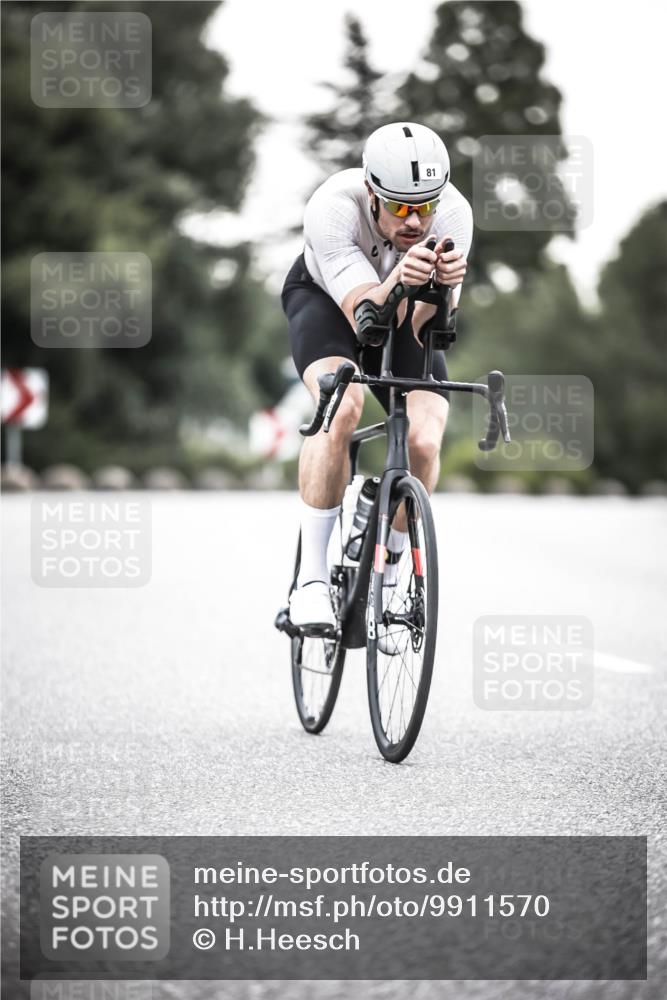 21.06.2026 - 29. Vierlanden-Triathlon H.Heesch http://msf.ph/oto/9911570 21.06.2026 09:42:48 Radfahren 71, 81, 231 meine-sportfotos.de
