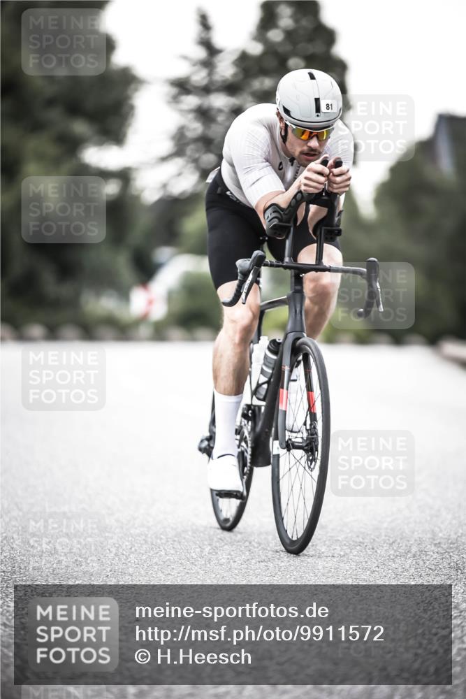 21.06.2026 - 29. Vierlanden-Triathlon H.Heesch http://msf.ph/oto/9911572 21.06.2026 09:42:48 Radfahren 71, 81, 231 meine-sportfotos.de