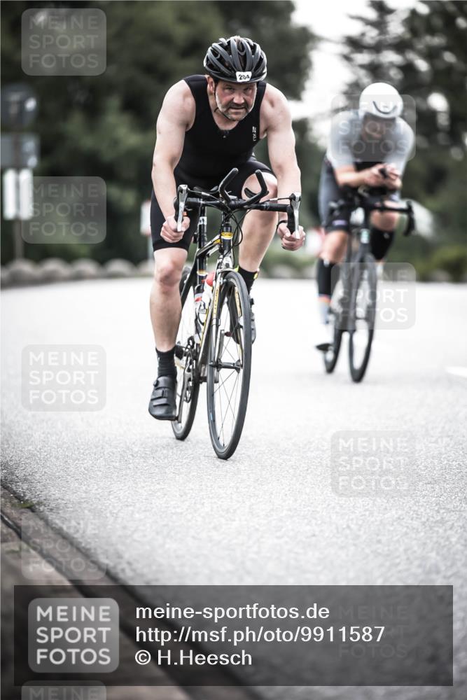 21.06.2026 - 29. Vierlanden-Triathlon H.Heesch http://msf.ph/oto/9911587 21.06.2026 09:43:03 Radfahren 9, 204, 242 meine-sportfotos.de
