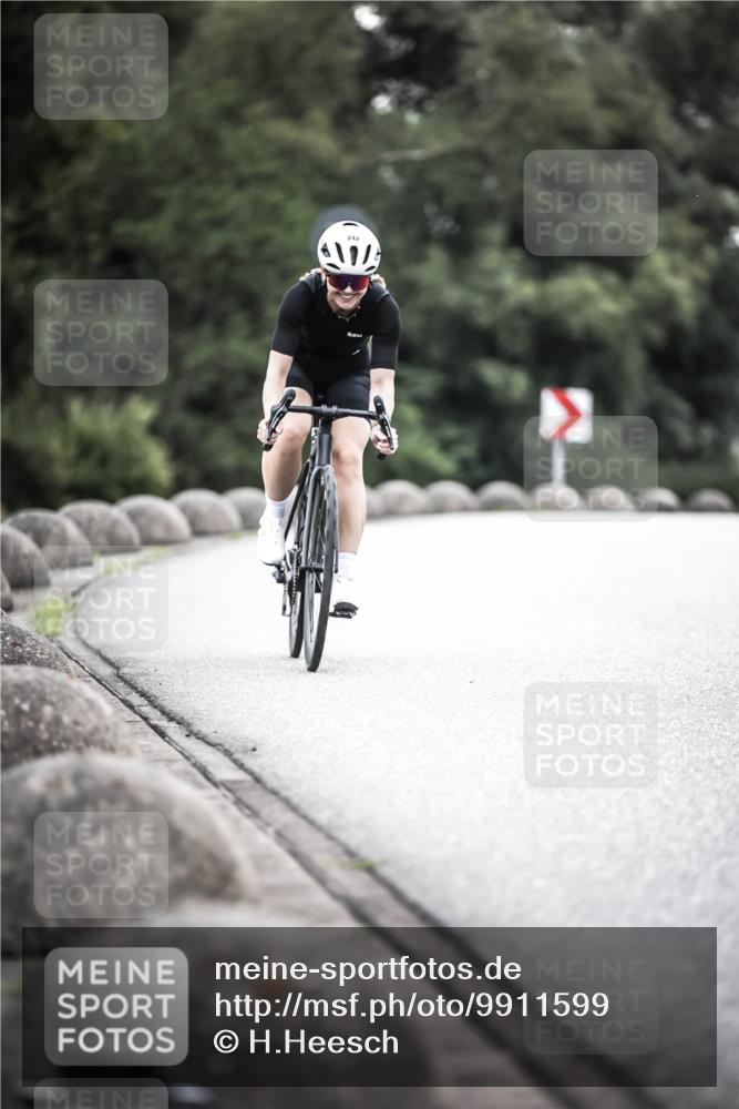 21.06.2026 - 29. Vierlanden-Triathlon H.Heesch http://msf.ph/oto/9911599 21.06.2026 09:43:09 Radfahren 242 meine-sportfotos.de