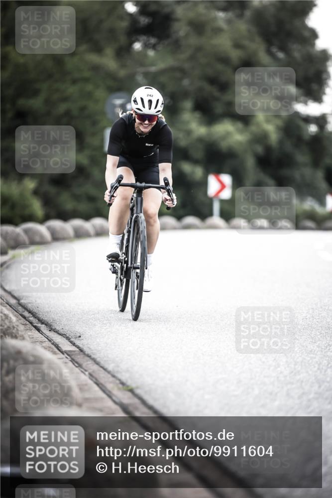 21.06.2026 - 29. Vierlanden-Triathlon H.Heesch http://msf.ph/oto/9911604 21.06.2026 09:43:09 Radfahren 242 meine-sportfotos.de