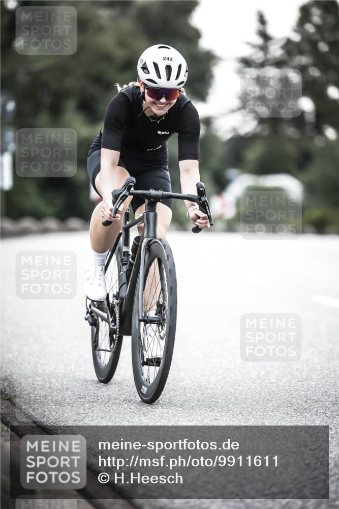 21.06.2026 - 29. Vierlanden-Triathlon H.Heesch http://msf.ph/oto/9911611 21.06.2026 09:43:09 Radfahren 242 meine-sportfotos.de