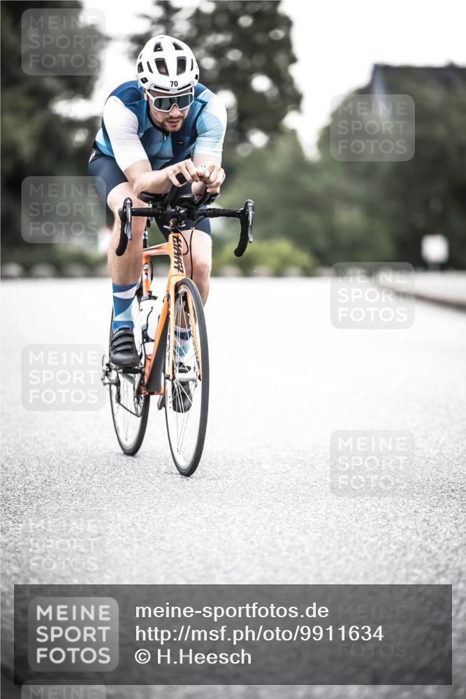 21.06.2026 - 29. Vierlanden-Triathlon H.Heesch http://msf.ph/oto/9911634 21.06.2026 09:43:18 Radfahren 70 meine-sportfotos.de