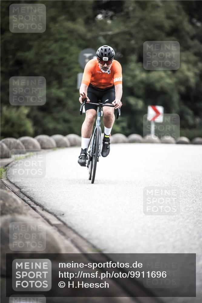 21.06.2026 - 29. Vierlanden-Triathlon H.Heesch http://msf.ph/oto/9911696 21.06.2026 09:44:11 Radfahren 76, 283, 299 meine-sportfotos.de