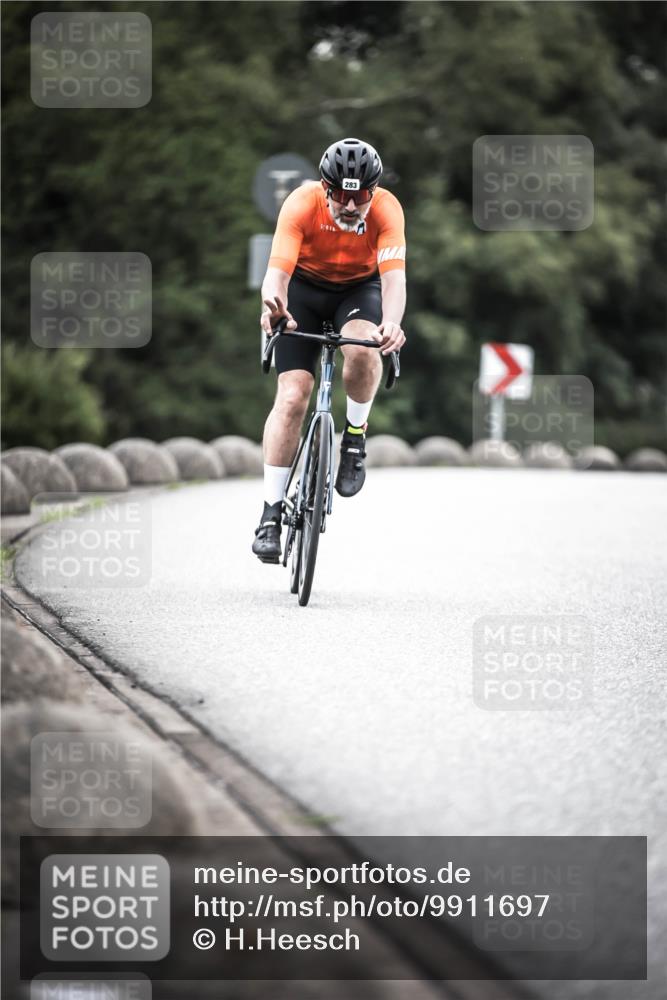 21.06.2026 - 29. Vierlanden-Triathlon H.Heesch http://msf.ph/oto/9911697 21.06.2026 09:44:11 Radfahren 76, 283, 299 meine-sportfotos.de