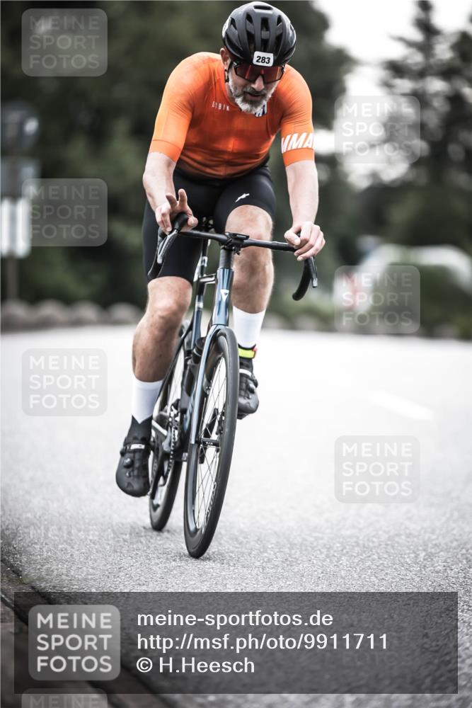 21.06.2026 - 29. Vierlanden-Triathlon H.Heesch http://msf.ph/oto/9911711 21.06.2026 09:44:12 Radfahren 76, 283, 299 meine-sportfotos.de