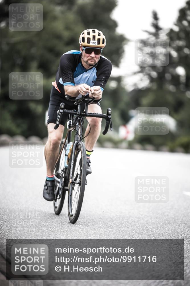 21.06.2026 - 29. Vierlanden-Triathlon H.Heesch http://msf.ph/oto/9911716 21.06.2026 09:44:24 Radfahren 63, 74, 183, 190, 302 meine-sportfotos.de