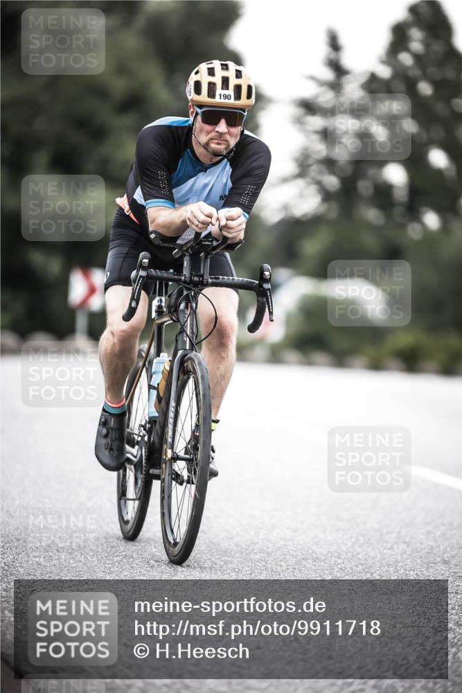 21.06.2026 - 29. Vierlanden-Triathlon H.Heesch http://msf.ph/oto/9911718 21.06.2026 09:44:24 Radfahren 63, 74, 183, 190, 302 meine-sportfotos.de
