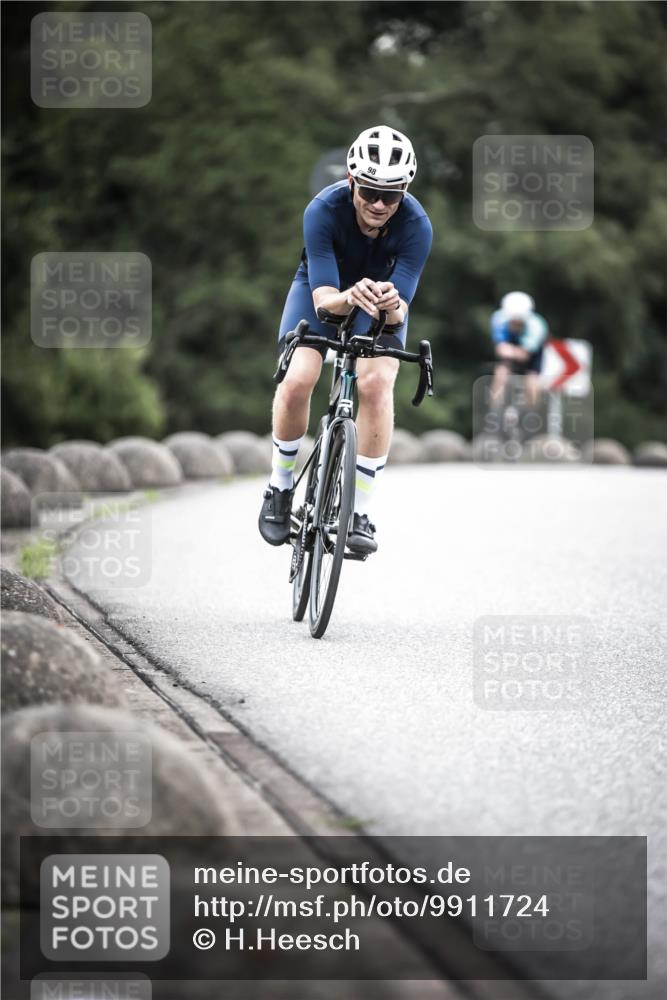21.06.2026 - 29. Vierlanden-Triathlon H.Heesch http://msf.ph/oto/9911724 21.06.2026 09:44:33 Radfahren 16, 63, 94, 98, 107, 120, 183, 302 meine-sportfotos.de