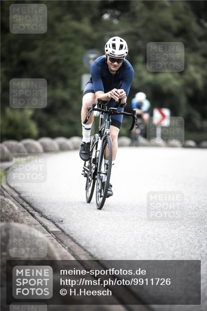 21.06.2026 - 29. Vierlanden-Triathlon H.Heesch http://msf.ph/oto/9911726 21.06.2026 09:44:33 Radfahren 16, 63, 94, 98, 107, 120, 183, 302 meine-sportfotos.de