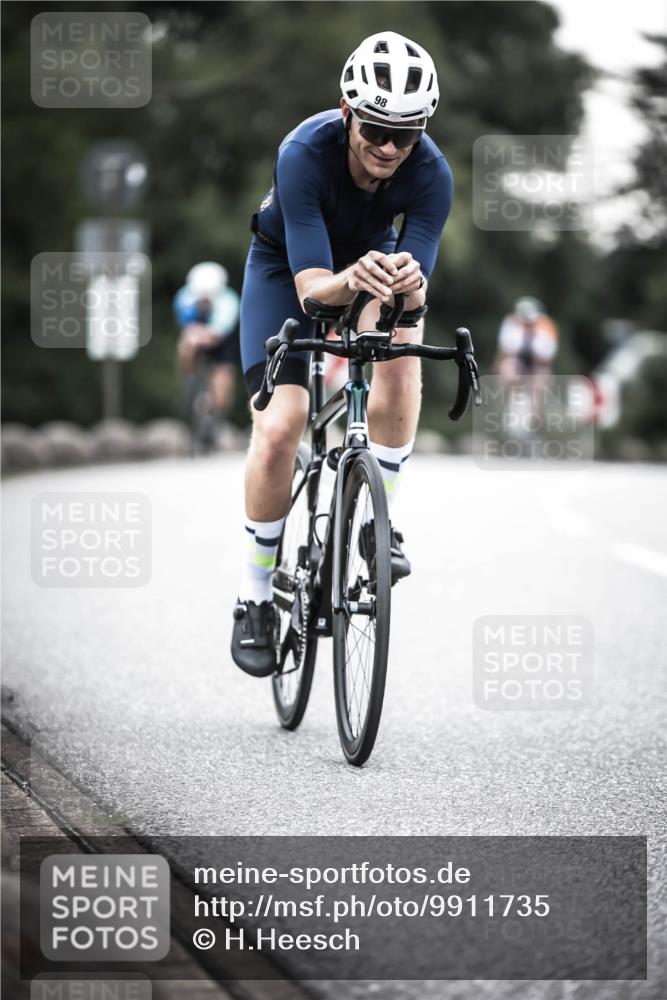 21.06.2026 - 29. Vierlanden-Triathlon H.Heesch http://msf.ph/oto/9911735 21.06.2026 09:44:33 Radfahren 16, 63, 94, 98, 107, 120, 183, 302 meine-sportfotos.de