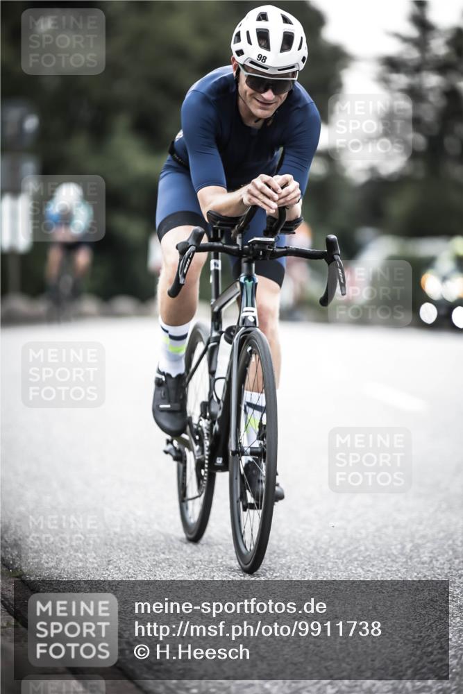 21.06.2026 - 29. Vierlanden-Triathlon H.Heesch http://msf.ph/oto/9911738 21.06.2026 09:44:33 Radfahren 16, 63, 94, 98, 107, 120, 183, 302 meine-sportfotos.de