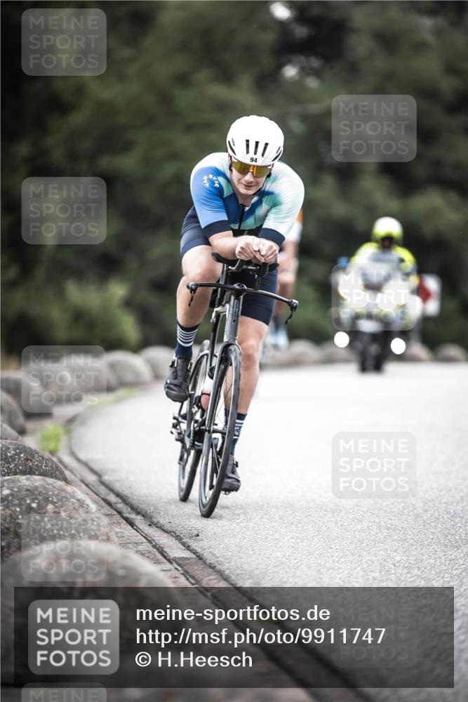 21.06.2026 - 29. Vierlanden-Triathlon H.Heesch http://msf.ph/oto/9911747 21.06.2026 09:44:37 Radfahren 16, 77, 94, 98, 107, 120, 132 meine-sportfotos.de
