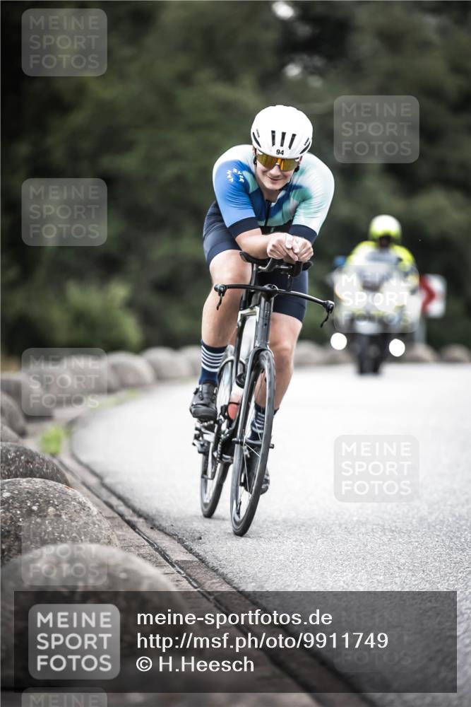 21.06.2026 - 29. Vierlanden-Triathlon H.Heesch http://msf.ph/oto/9911749 21.06.2026 09:44:37 Radfahren 16, 77, 94, 98, 107, 120, 132 meine-sportfotos.de