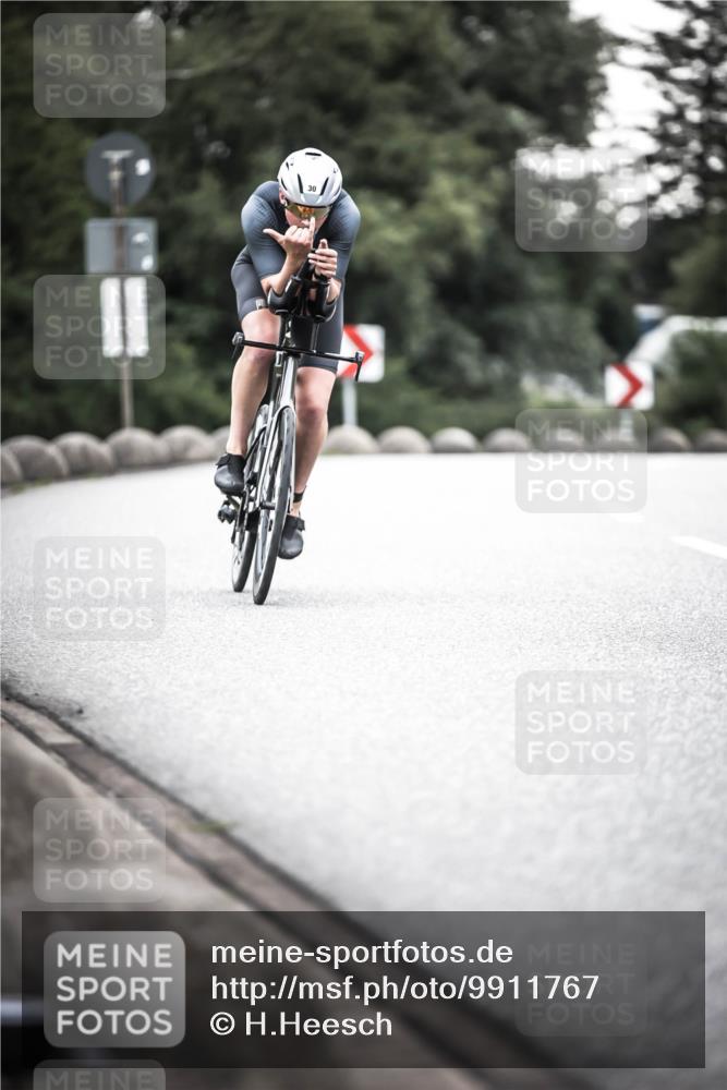 21.06.2026 - 29. Vierlanden-Triathlon H.Heesch http://msf.ph/oto/9911767 21.06.2026 09:45:05 Radfahren 30, 284 meine-sportfotos.de