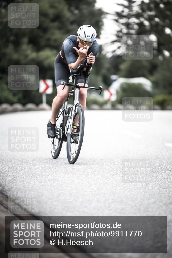 21.06.2026 - 29. Vierlanden-Triathlon H.Heesch http://msf.ph/oto/9911770 21.06.2026 09:45:06 Radfahren 30, 284 meine-sportfotos.de