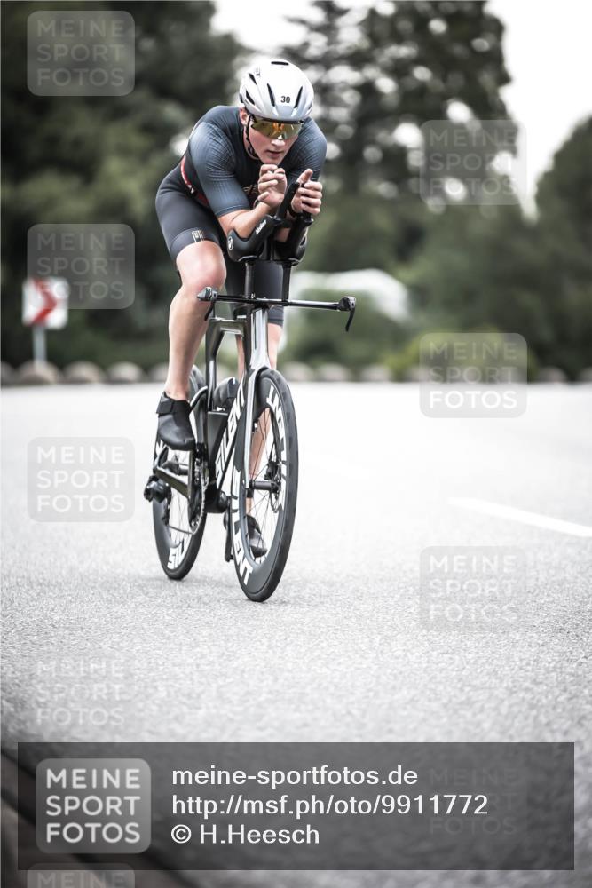 21.06.2026 - 29. Vierlanden-Triathlon H.Heesch http://msf.ph/oto/9911772 21.06.2026 09:45:06 Radfahren 30, 284 meine-sportfotos.de