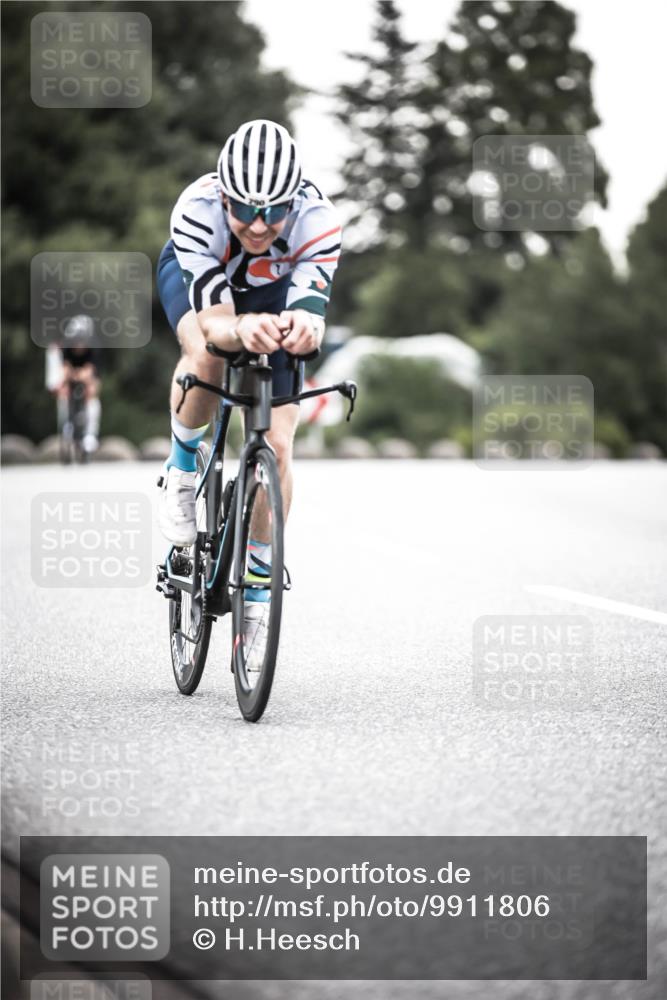 21.06.2026 - 29. Vierlanden-Triathlon H.Heesch http://msf.ph/oto/9911806 21.06.2026 09:45:18 Radfahren 79, 200, 261, 268, 290 meine-sportfotos.de