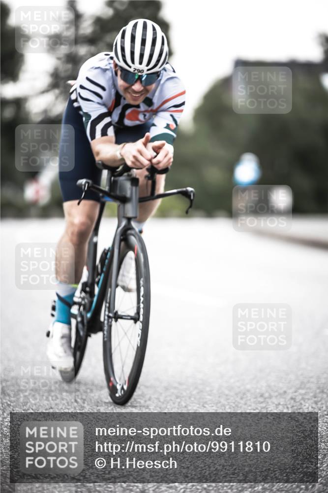 21.06.2026 - 29. Vierlanden-Triathlon H.Heesch http://msf.ph/oto/9911810 21.06.2026 09:45:18 Radfahren 79, 200, 261, 268, 290 meine-sportfotos.de