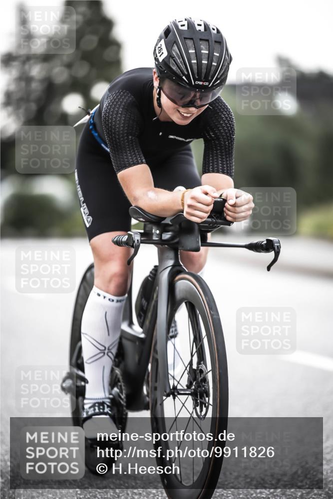 21.06.2026 - 29. Vierlanden-Triathlon H.Heesch http://msf.ph/oto/9911826 21.06.2026 09:45:22 Radfahren 79, 261, 268 meine-sportfotos.de
