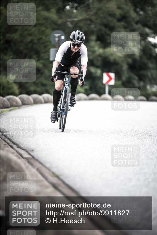 21.06.2026 - 29. Vierlanden-Triathlon H.Heesch http://msf.ph/oto/9911827 21.06.2026 09:45:37 Radfahren 20, 176, 226 meine-sportfotos.de