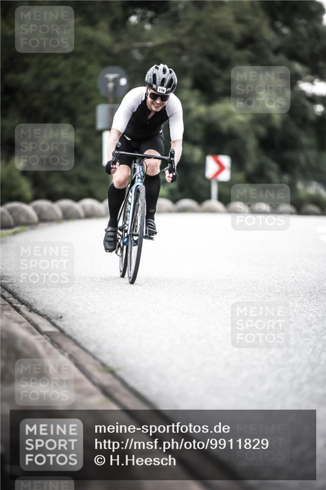 21.06.2026 - 29. Vierlanden-Triathlon H.Heesch http://msf.ph/oto/9911829 21.06.2026 09:45:37 Radfahren 20, 176, 226 meine-sportfotos.de