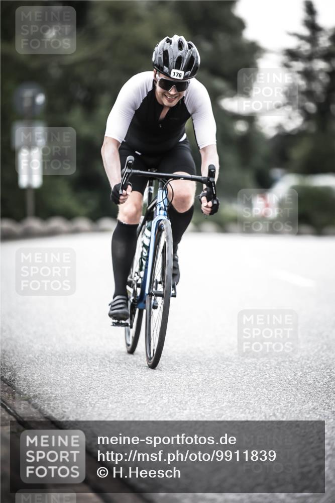 21.06.2026 - 29. Vierlanden-Triathlon H.Heesch http://msf.ph/oto/9911839 21.06.2026 09:45:38 Radfahren 20, 176, 226 meine-sportfotos.de