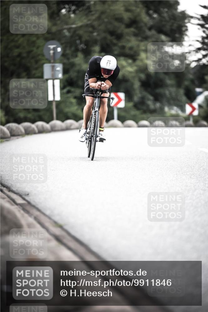 21.06.2026 - 29. Vierlanden-Triathlon H.Heesch http://msf.ph/oto/9911846 21.06.2026 09:46:04 Radfahren 45, 177, 210, 212, 293 meine-sportfotos.de