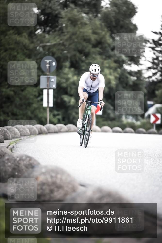 21.06.2026 - 29. Vierlanden-Triathlon H.Heesch http://msf.ph/oto/9911861 21.06.2026 09:46:26 Radfahren 58, 164 meine-sportfotos.de