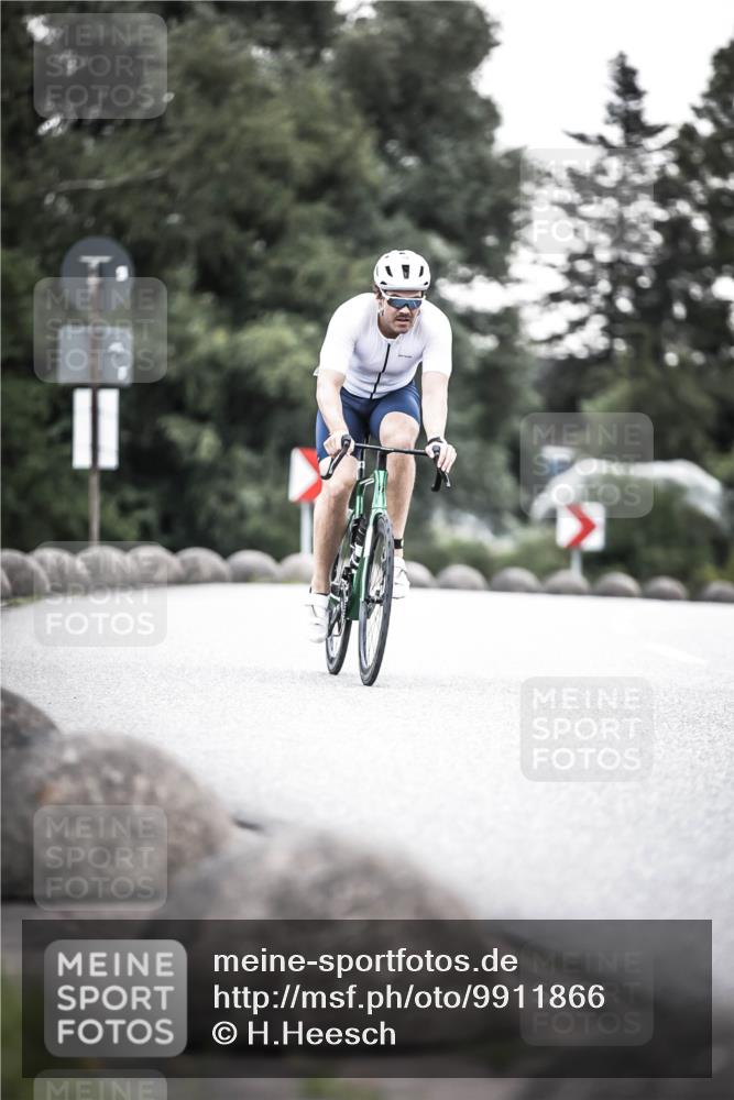 21.06.2026 - 29. Vierlanden-Triathlon H.Heesch http://msf.ph/oto/9911866 21.06.2026 09:46:27 Radfahren 58, 164 meine-sportfotos.de