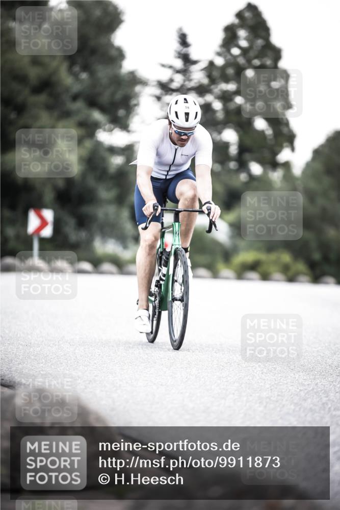 21.06.2026 - 29. Vierlanden-Triathlon H.Heesch http://msf.ph/oto/9911873 21.06.2026 09:46:27 Radfahren 58, 164 meine-sportfotos.de