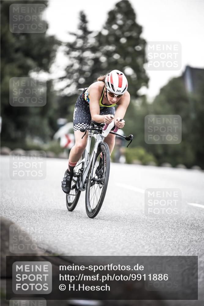 21.06.2026 - 29. Vierlanden-Triathlon H.Heesch http://msf.ph/oto/9911886 21.06.2026 09:46:51 Radfahren 140, 240, 241 meine-sportfotos.de
