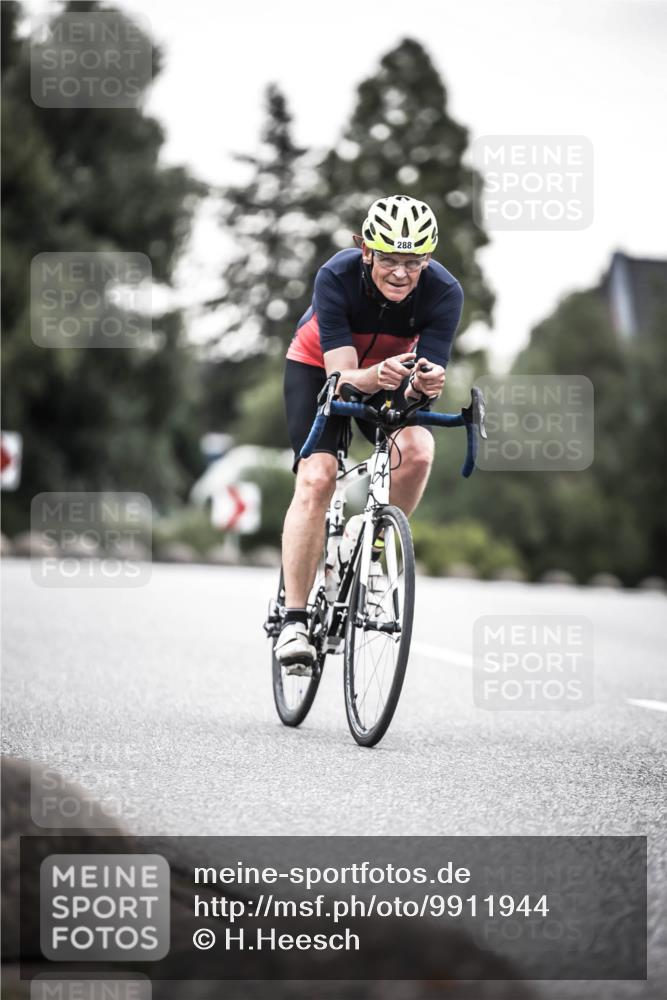 21.06.2026 - 29. Vierlanden-Triathlon H.Heesch http://msf.ph/oto/9911944 21.06.2026 09:47:05 Radfahren 148, 172, 288 meine-sportfotos.de