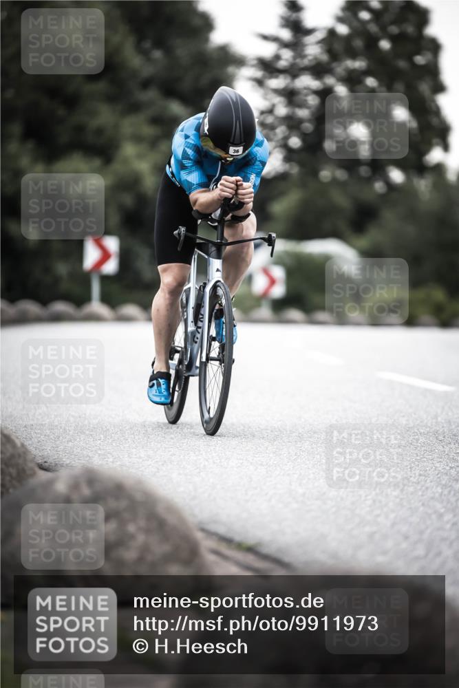 21.06.2026 - 29. Vierlanden-Triathlon H.Heesch http://msf.ph/oto/9911973 21.06.2026 09:48:36 Radfahren 12, 14, 36, 267 meine-sportfotos.de